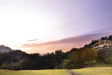 Club Es Jecheon Resort