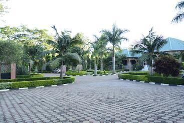 هتل Africa Lodge Arusha