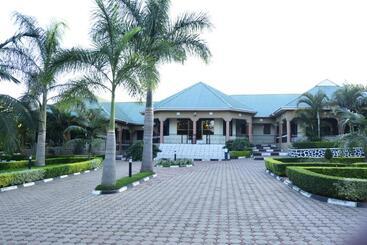 هتل Africa Lodge Arusha