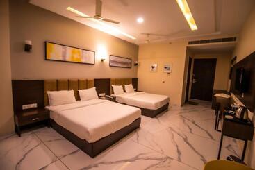 هتل The Bhagwati Resort
