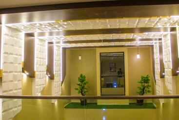 هتل The Bhagwati Resort