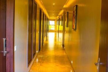 هتل The Bhagwati Resort