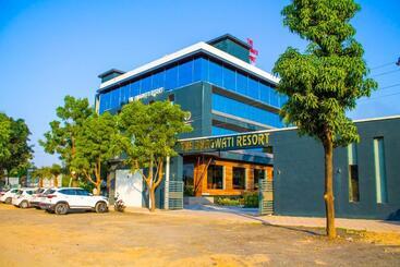 هتل The Bhagwati Resort