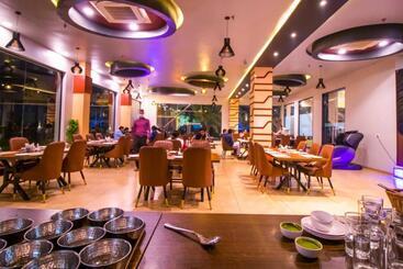هتل The Bhagwati Resort
