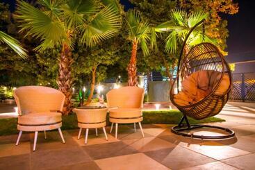 هتل The Bhagwati Resort