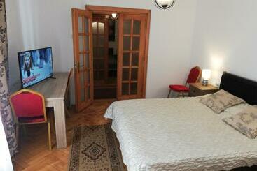 پانسیون Casa Bucur