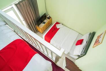پانسیون Reddoorz Syariah Near Suncity Mall Sidoarjo