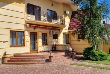 پانسیون Villa Vera