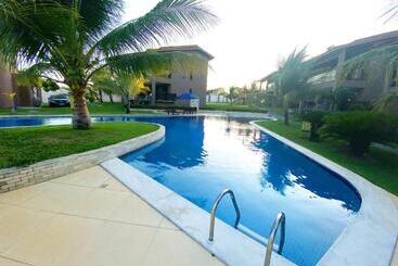 استراحتگاه Riviera De Praia Bela