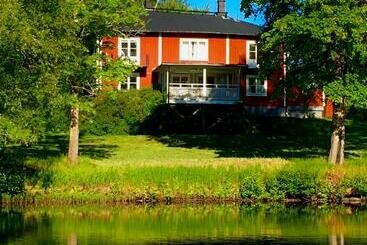 Sundets Gård Bed & Breakfast