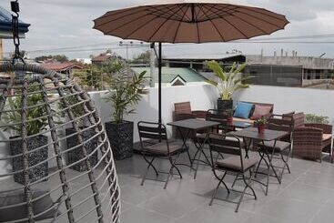 تختخواب و صبحانه Radlett Residences Hotel Tuguegarao