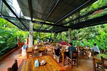 Origen Hostel