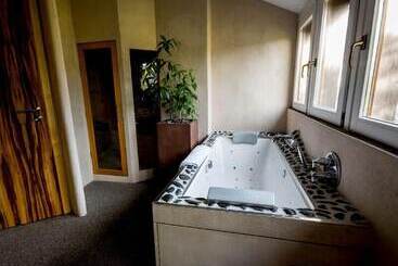 هتل Auberge Au Boeuf