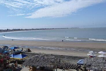هتل Paradise Beach