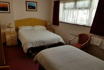 پانسیون Bon Viveur Guest House