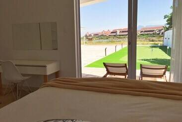 פנסיון Peach On Beach Boutique Guesthouse