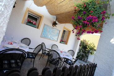 هاستل Restaurant Penzion U Buchlovskeho Zamku