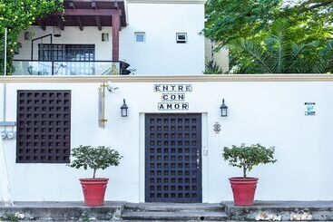 هاستل Villas Parota Inn