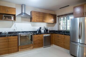 هاستل Villas Parota Inn