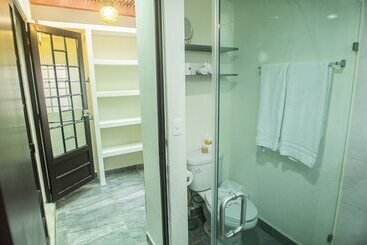 هاستل Villas Parota Inn