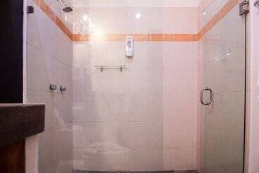 هاستل Villas Parota Inn
