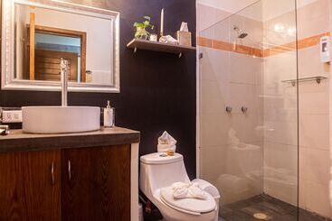 هاستل Villas Parota Inn