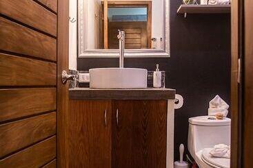 هاستل Villas Parota Inn