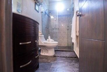 هاستل Villas Parota Inn