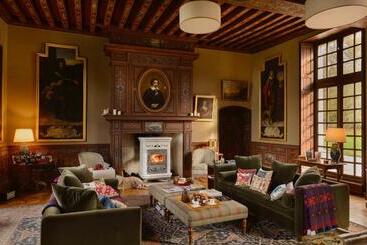 تختخواب و صبحانه Château Des Grotteaux