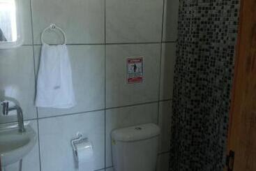 Casa Do Mochileiro Airport Hostel & Pousada