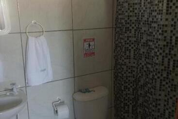 Casa Do Mochileiro Airport Hostel & Pousada