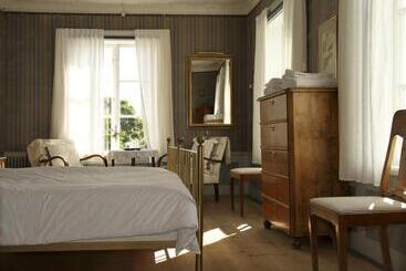 Frägsta Hälsingegård B&b