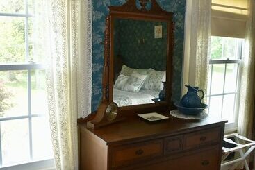 Harbour House Inn B&b