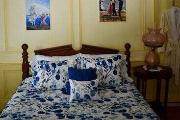 Harbour House Inn B&b