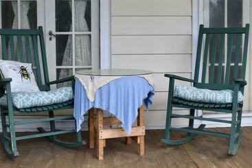 Harbour House Inn B&b