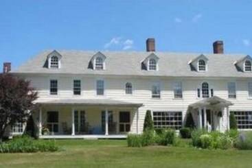 Harbour House Inn B&b