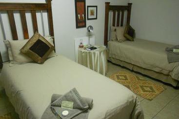 펜션 Die Groen Koei Gastehuis