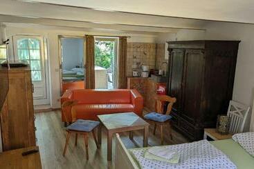 פנסיון Fünf Linden