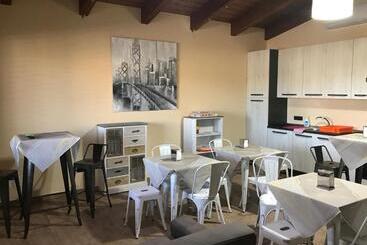 پانسیون Room & Breakfast Le Magie