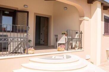 پانسیون Room & Breakfast Le Magie