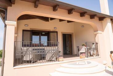 پانسیون Room & Breakfast Le Magie