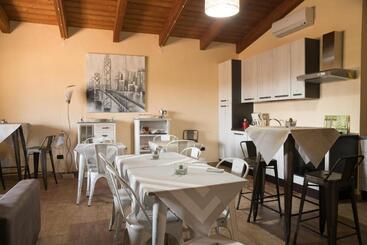 پانسیون Room & Breakfast Le Magie