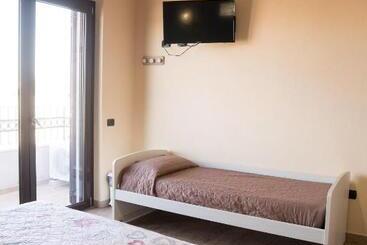 پانسیون Room & Breakfast Le Magie