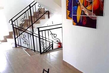 Pensiunea Casa Albă