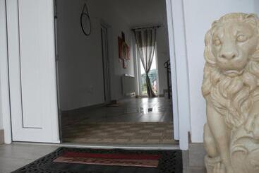 Pensiunea Casa Albă