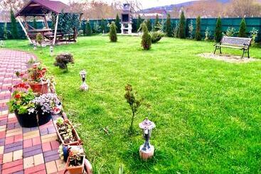 Pensiunea Casa Albă
