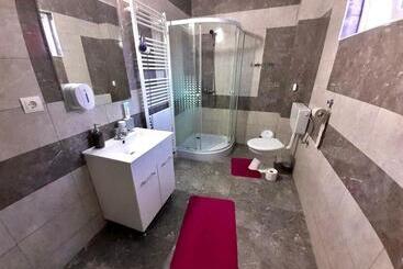 Pensiunea Casa Albă