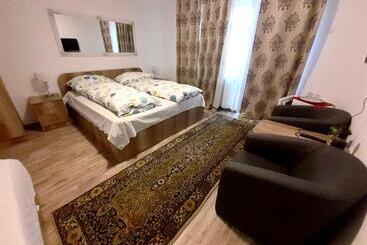 Pensiunea Casa Albă