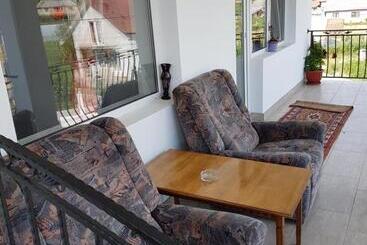 Pensiunea Casa Albă