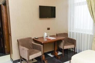 هاستل Nashe Misto Guest House